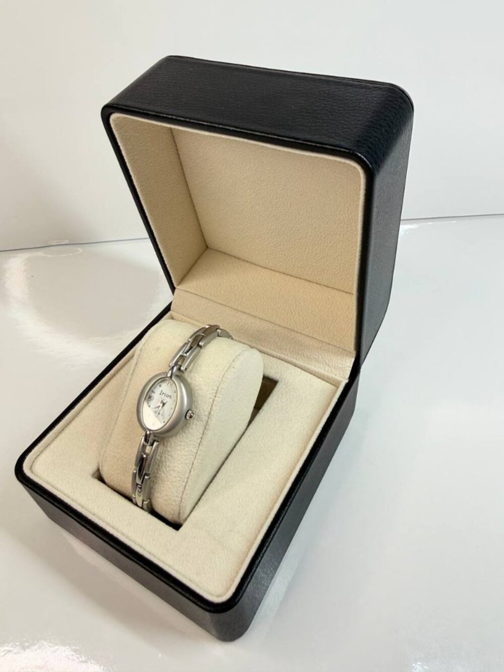 Irion Women’s Watch – Elegant Silver-Tone Bracelet Watch - Picture 4 of 16